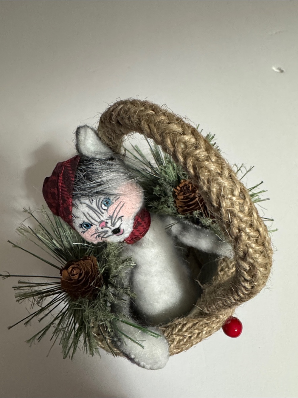 2024 Annalee 4 inch PLAID & PINE KITTY in a basket NEW With Tags